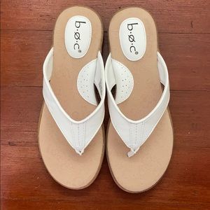 B.O.C. White sandals Sz 8